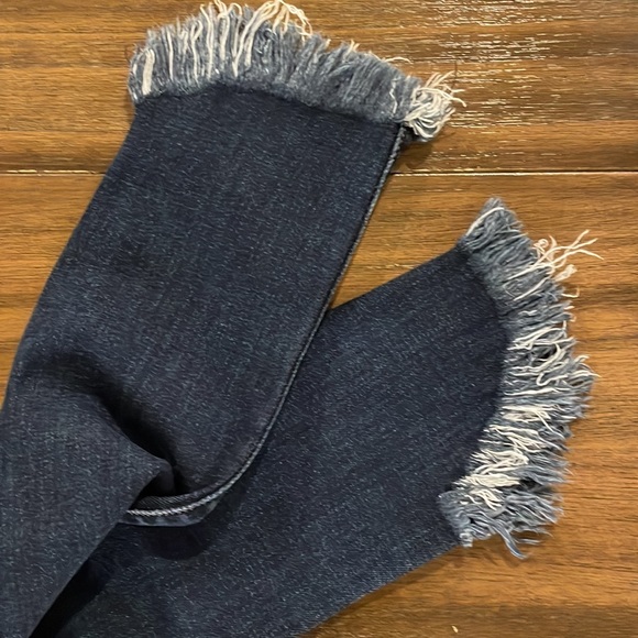 Just Black High Waisted Skinny Jeans. Size 24. Frayed at ankle. Great condition. - Picture 4 of 5